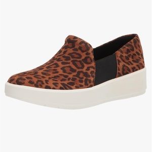 🌸CLARKS LAYTON BAND LEOPARD SHOES Size 9W Comfort shoes sneakers New in Box.